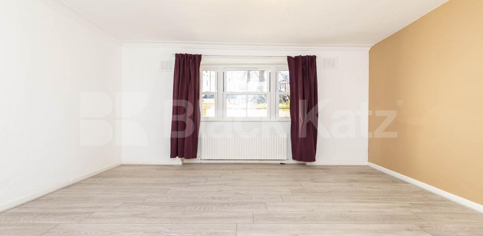 			Garden, 1 Bedroom, 1 bath, 1 reception Apartment			 Stamford Hill, Stoke Newington